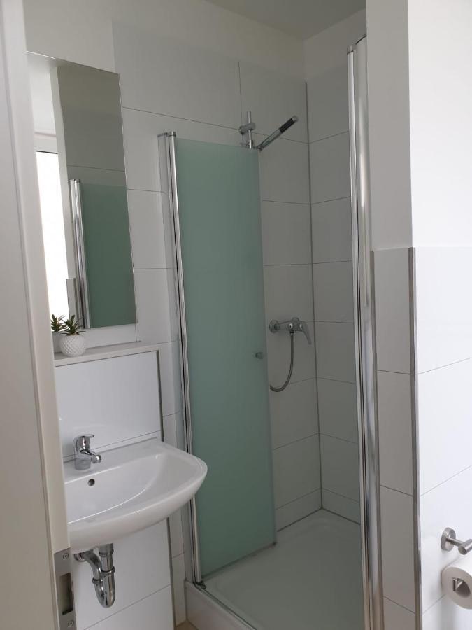 Pension Zwei A Леверкузен Экстерьер фото