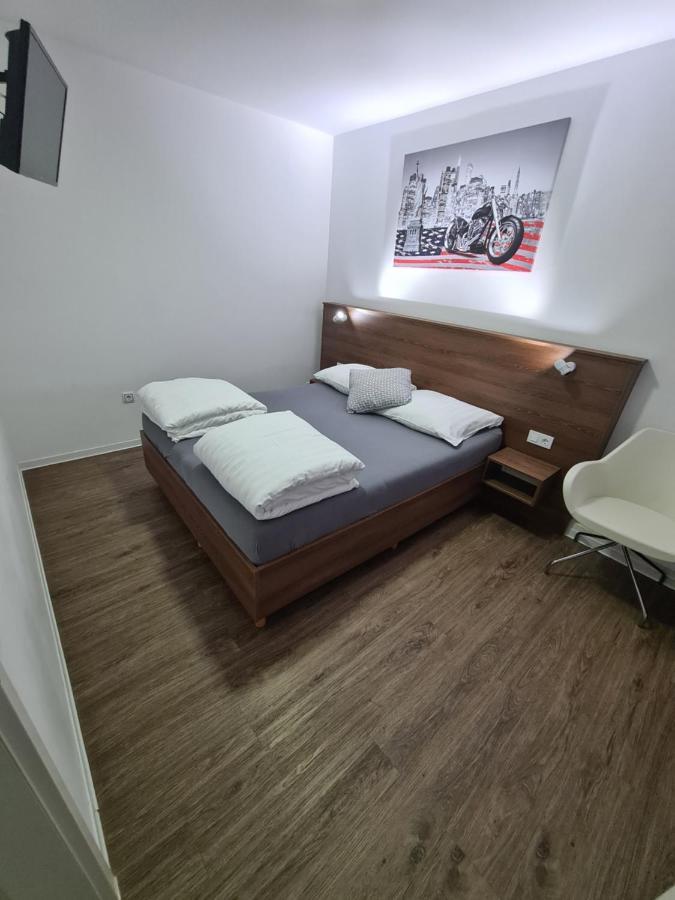 Pension Zwei A Леверкузен Экстерьер фото