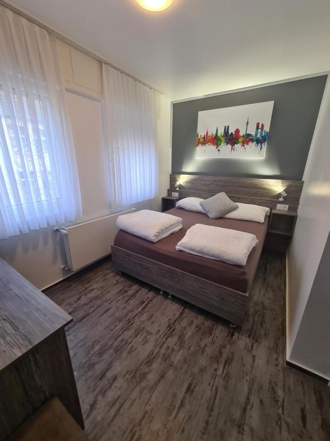 Pension Zwei A Леверкузен Экстерьер фото