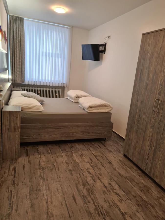 Pension Zwei A Леверкузен Экстерьер фото