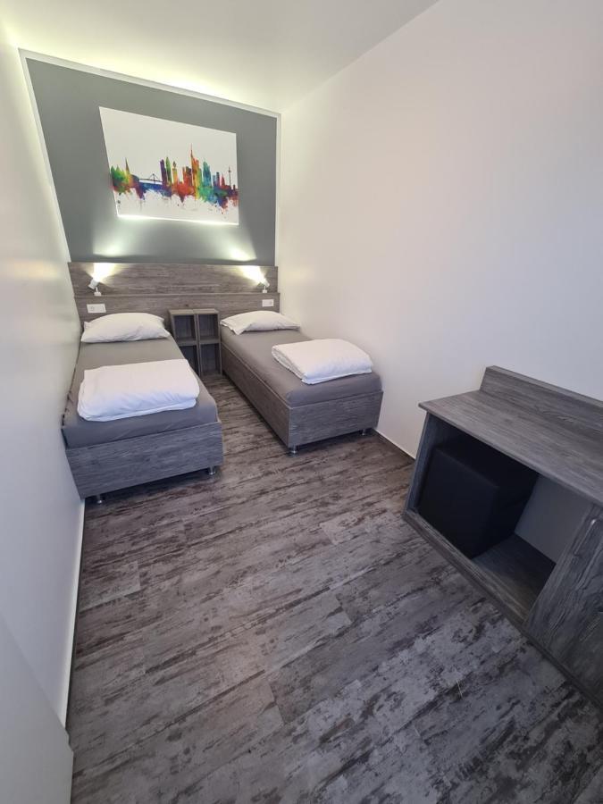 Pension Zwei A Леверкузен Экстерьер фото
