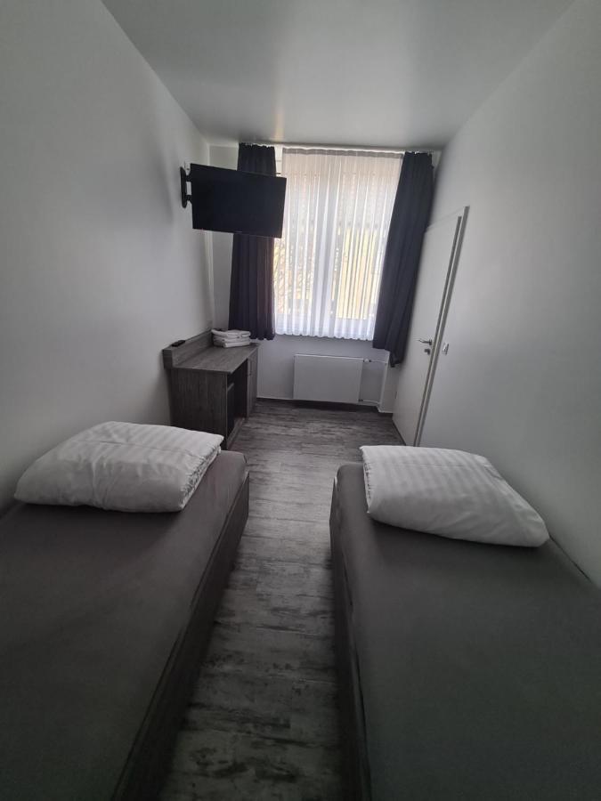 Pension Zwei A Леверкузен Экстерьер фото
