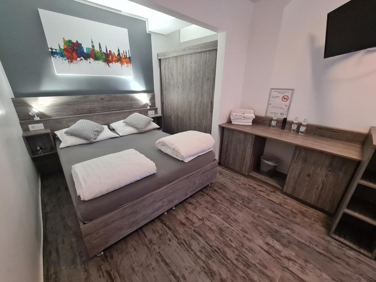 Pension Zwei A Леверкузен Экстерьер фото