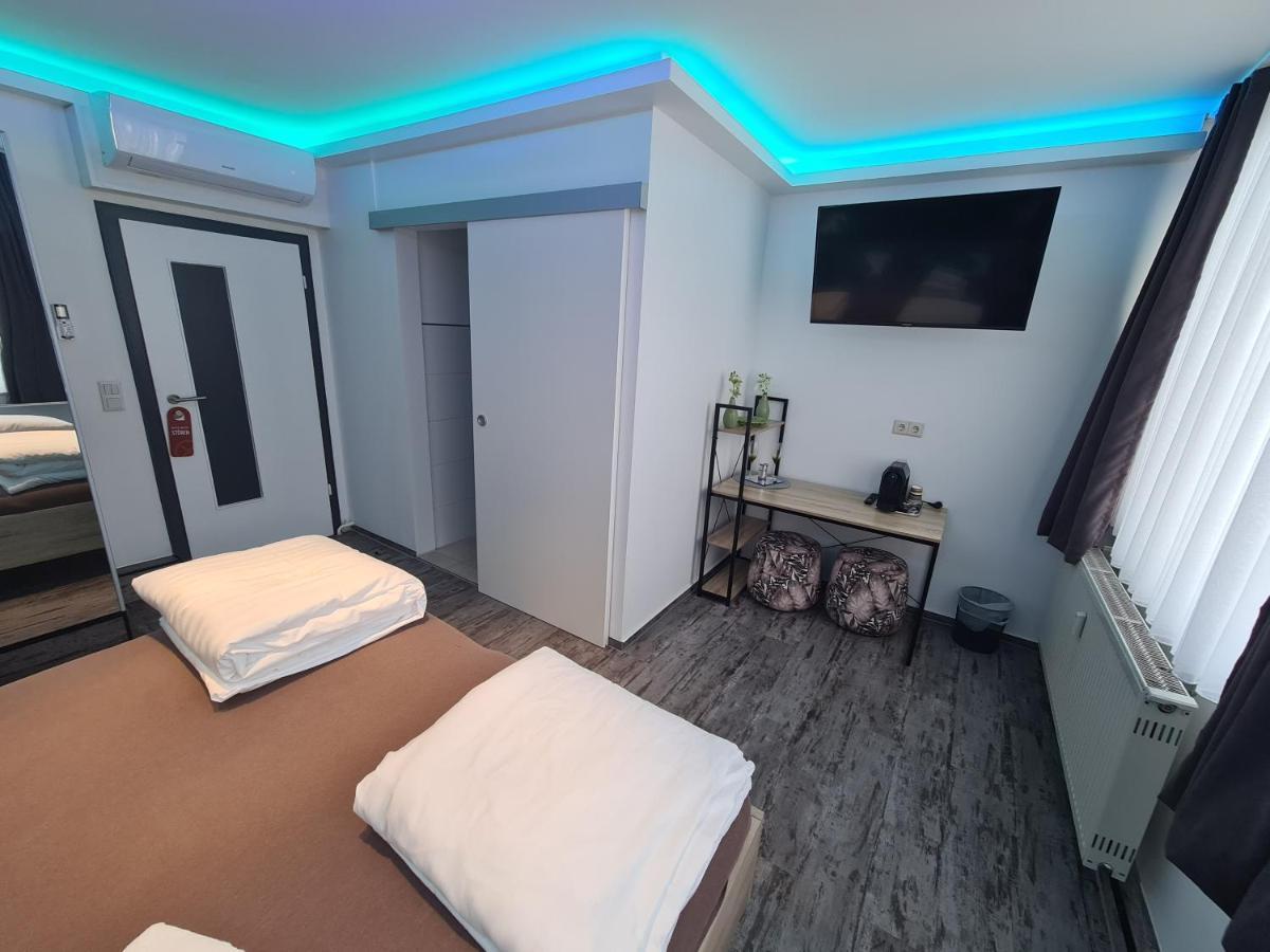 Pension Zwei A Леверкузен Экстерьер фото