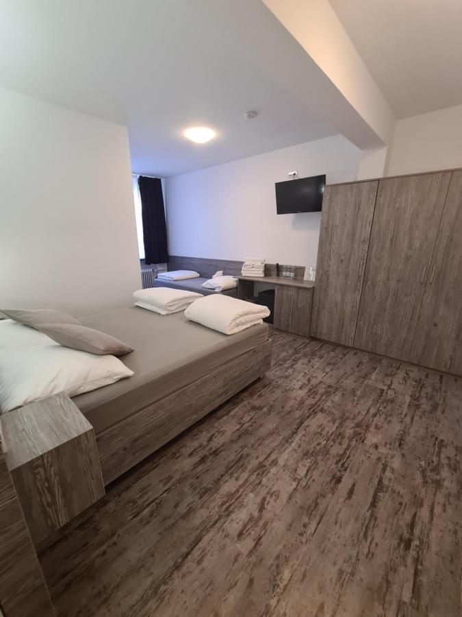 Pension Zwei A Леверкузен Экстерьер фото