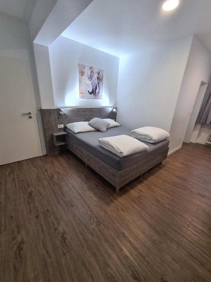 Pension Zwei A Леверкузен Экстерьер фото