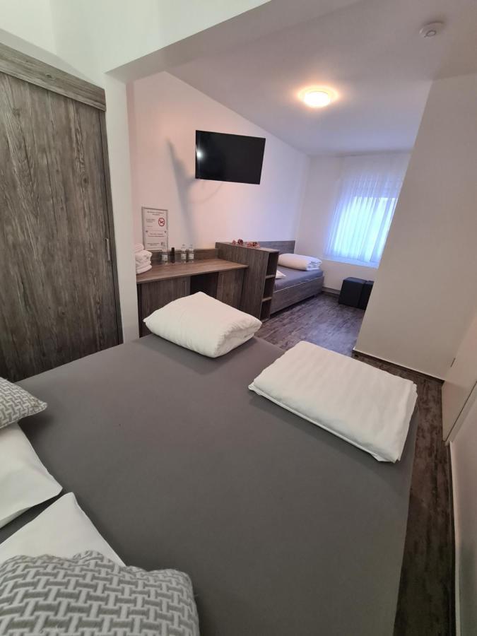 Pension Zwei A Леверкузен Экстерьер фото