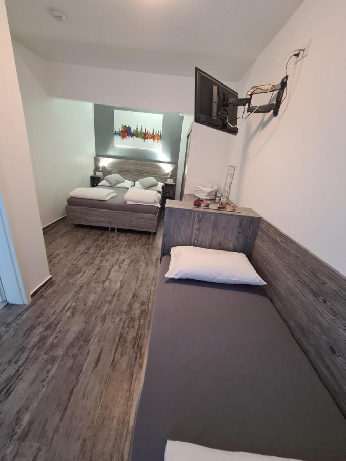 Pension Zwei A Леверкузен Экстерьер фото