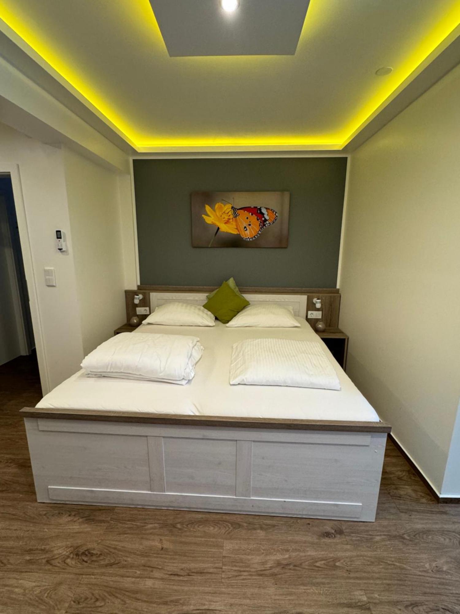 Pension Zwei A Леверкузен Экстерьер фото