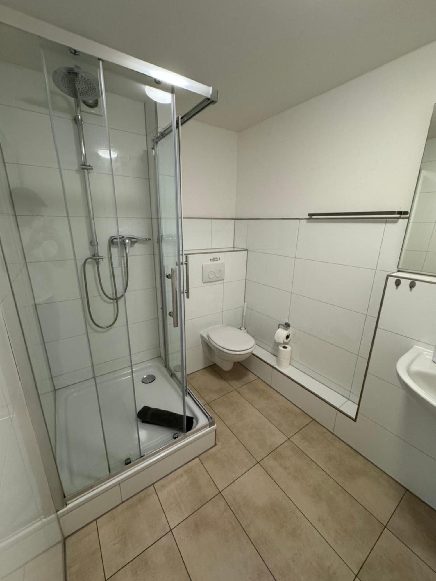 Pension Zwei A Леверкузен Экстерьер фото