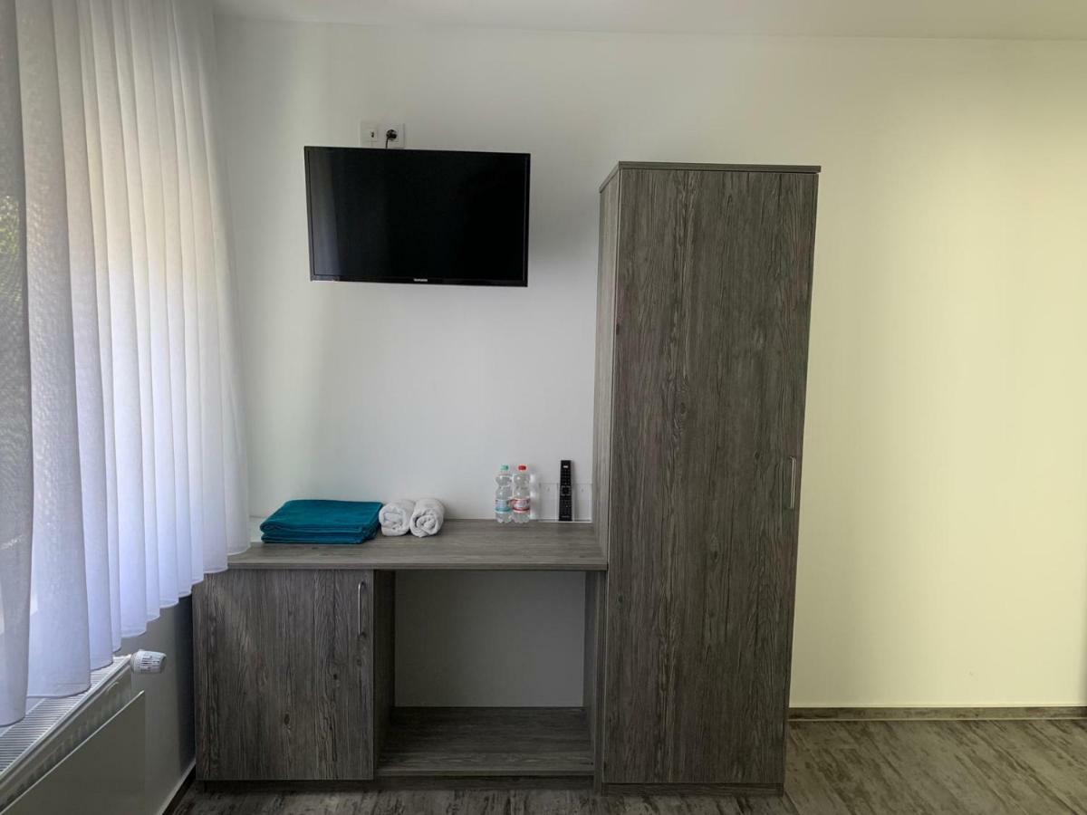 Pension Zwei A Леверкузен Экстерьер фото